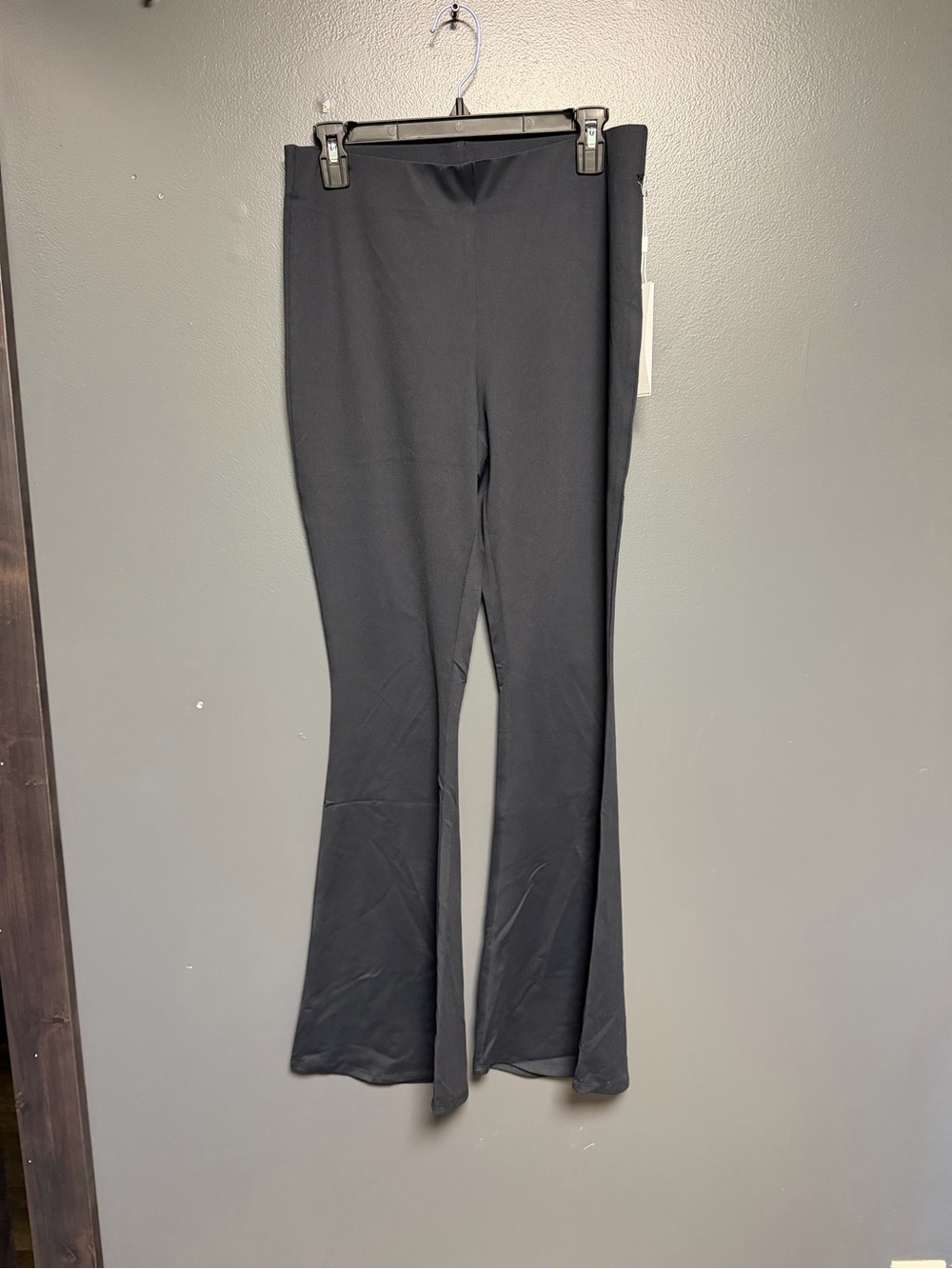 NWT REVOLVE 525 America Black Flare Pants Size M SP22K029